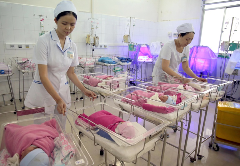 Améliorer la qualité des soins hospitaliers pour réduire la mortalité maternelle, néonatale et infantile